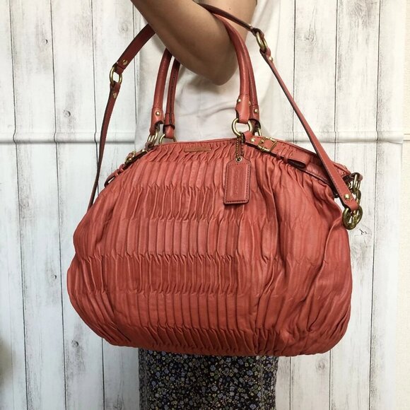 Coach Handbags - Coach shoulder bag